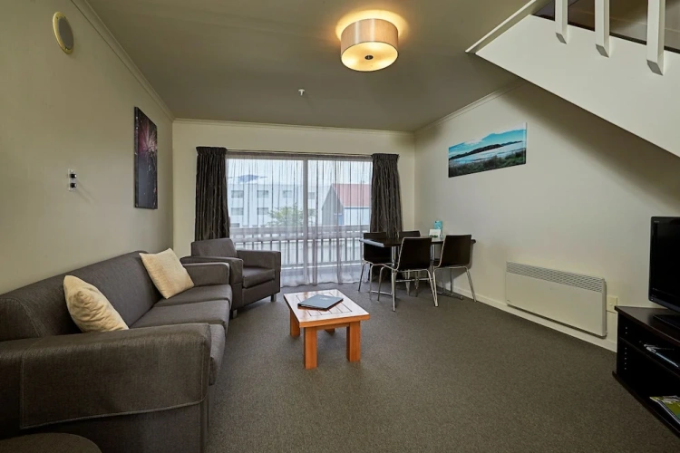 2 Bedrooms Family Apartment with garden view