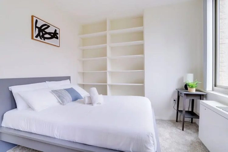 Comfortable Apt in Crystal City