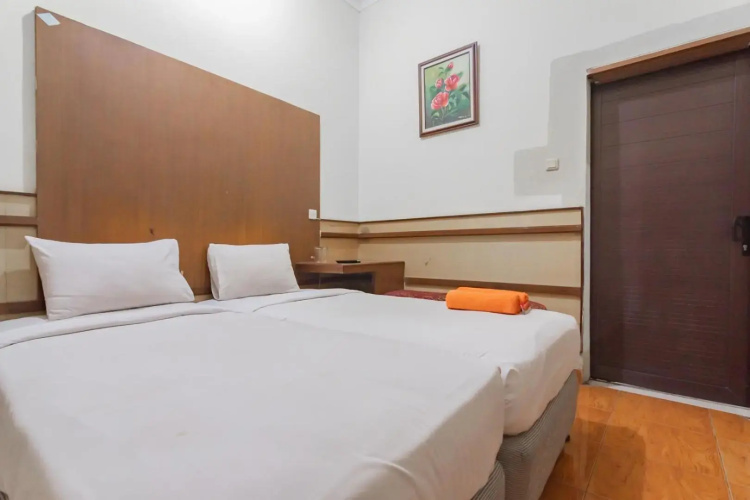 OYO 228 Hotel Lodaya