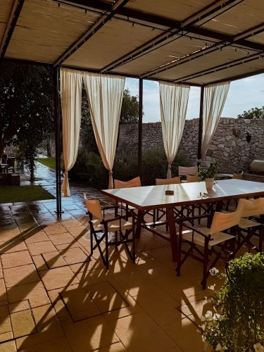 5 Bedrooms Luxury Villa