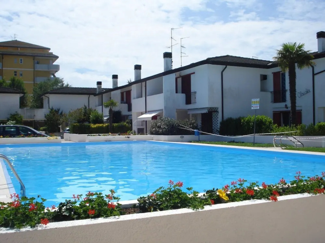Townhouse With Private Garden