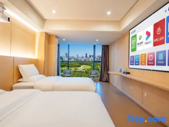 Standard Twin room with river view