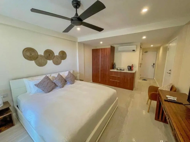 Deluxe Double room with partial sea view