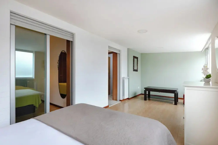 Espinho Retreat with Balcony