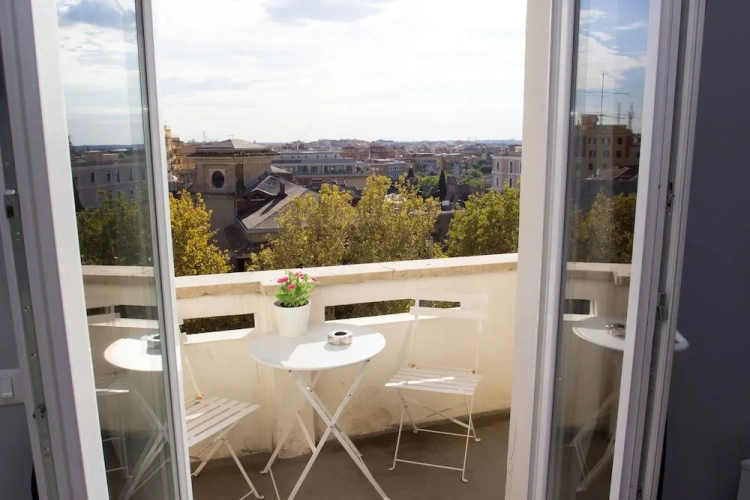Standard Triple room with balcony and with city view