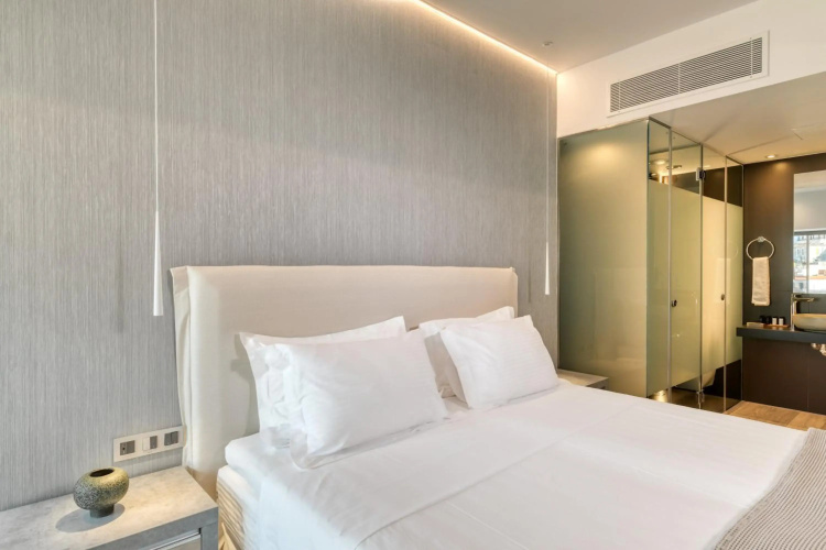 Las Hotel & Spa