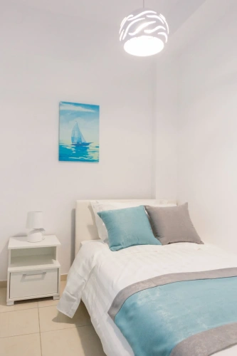 Standard Triple room with city view