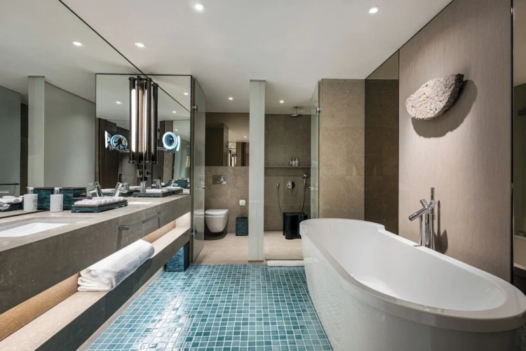 Grand Twin Suite with balcony and with garden view