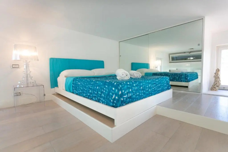 Rooftop Luxury Suite by CapriRooms