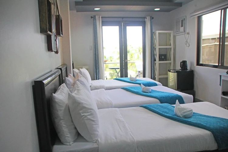 Standard Triple room