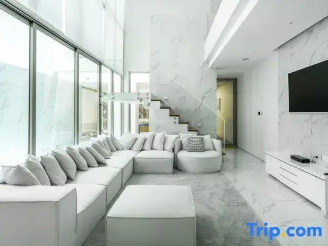 Luxury Villa Residence Laguna