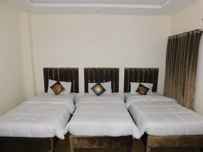 Standard Triple room