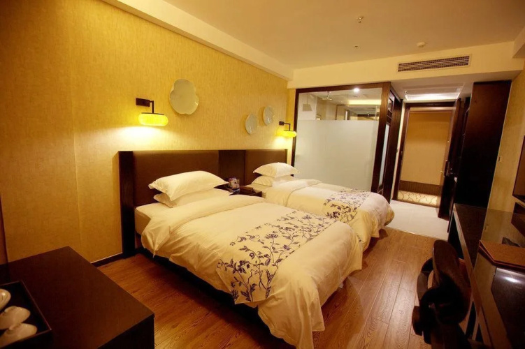 Crystal Pudi Hotel