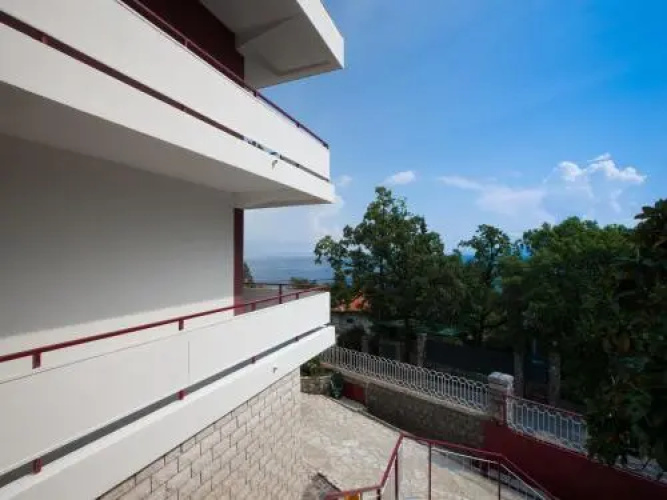 Blue View Apartment