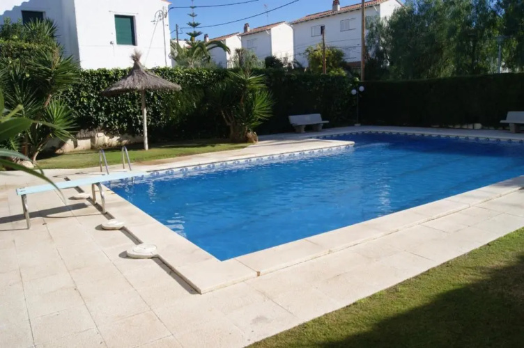 Vinyet Sunshine 2 Bed 2 Bath Steps From the Beach