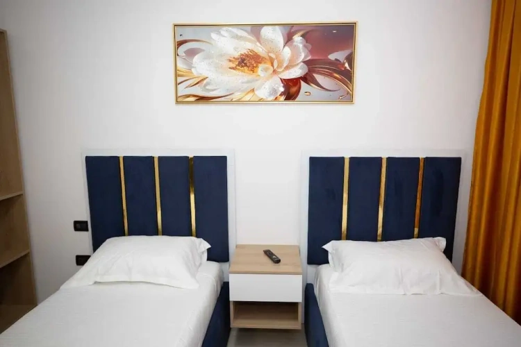 Standard Twin room with garden view