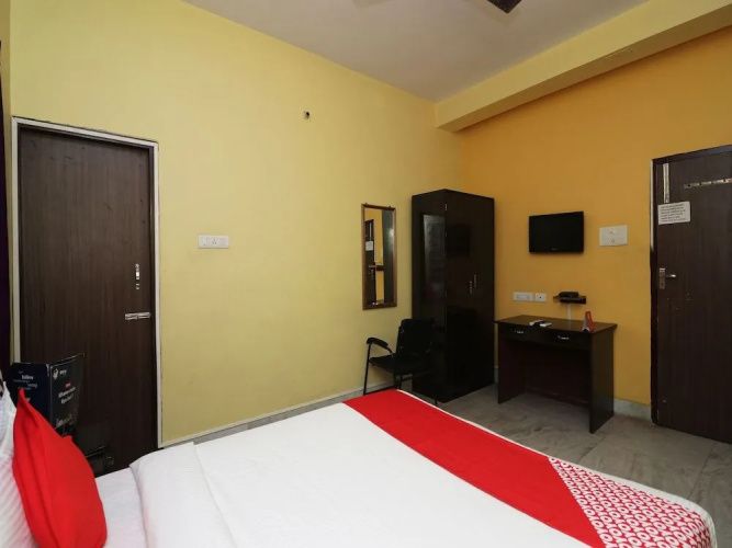 OYO 16356 Studio Lake View