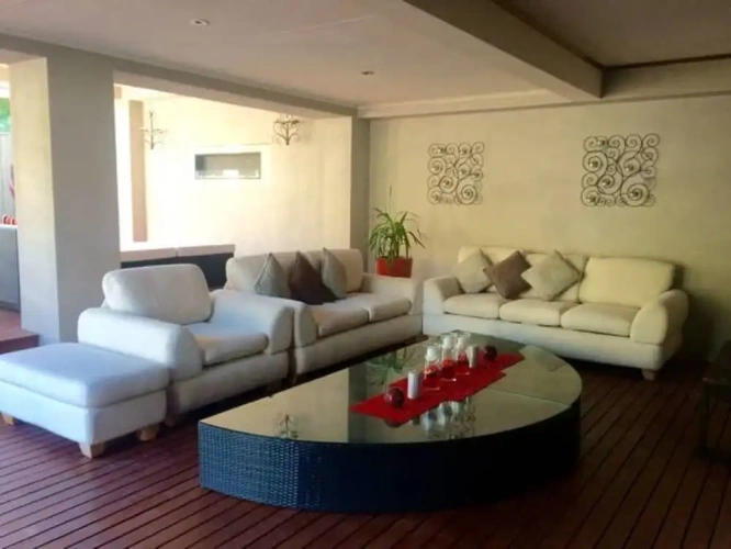 5 Bedrooms Luxury Villa with land view