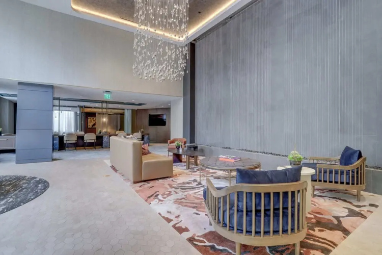 Stylish Apartment Steps from the Metro
