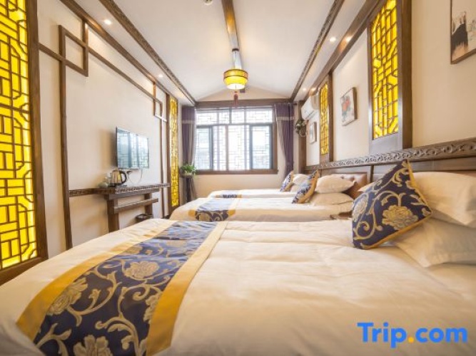 Deluxe Triple room
