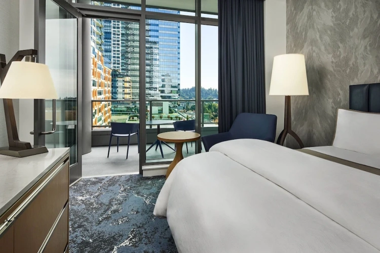 Grand Quadruple room with balcony