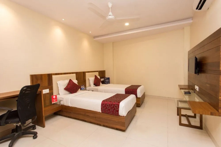 OYO 8872 Hotel Address Inn