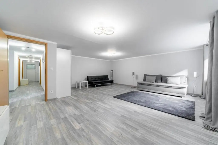 5650 Private Rooms