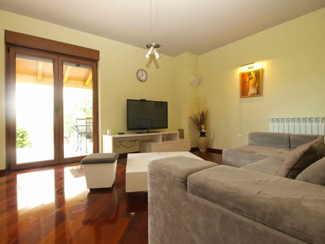 Apartment 1695