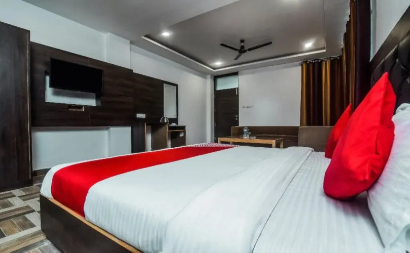 Hotel Naddi Heights