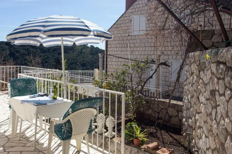 1 Bedroom Apartment with sea view
