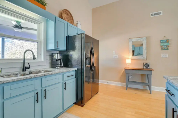 Walk to Surfside Beach: Poolside Oasis