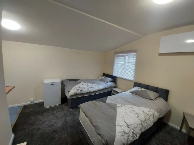 2-beds Studio Located in Parkgate Rotherham