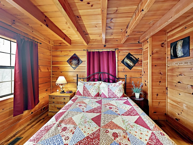 A Birds Song - 2 Br Cabin