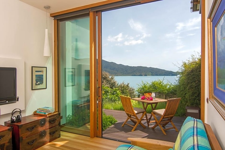 Standard Triple room with sea view