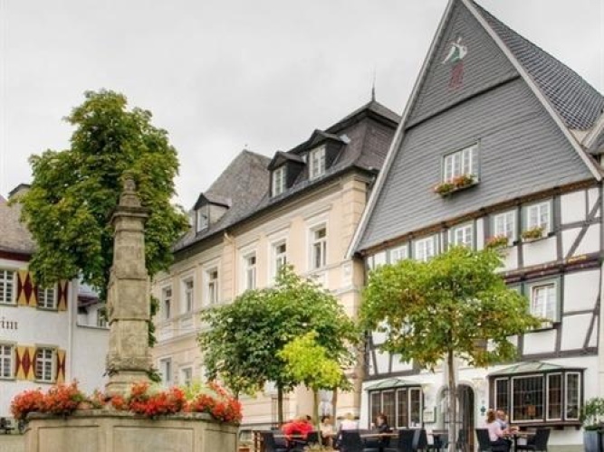 Classic Sextuple Apartment