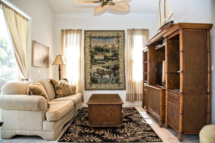 1372 Leland Way