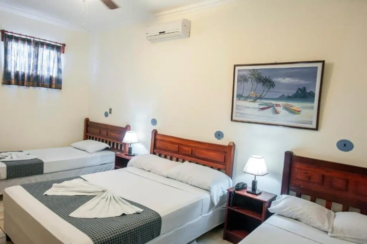 Standard Triple room