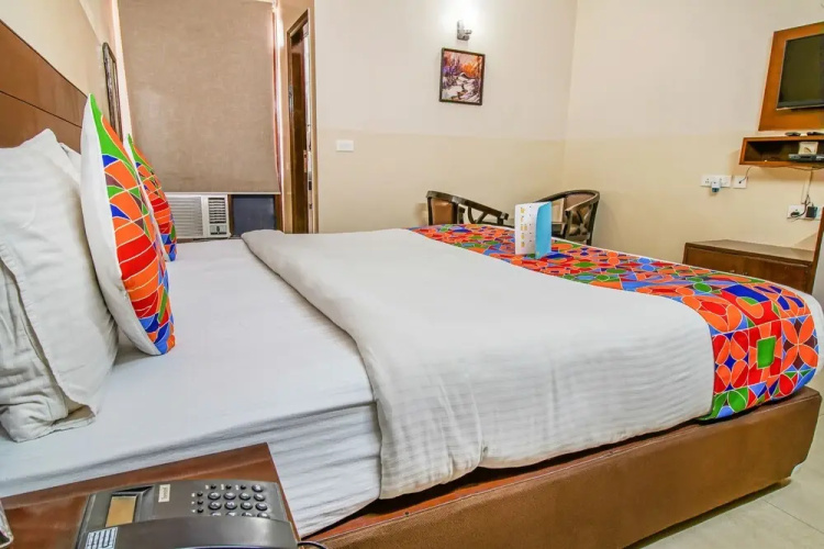 FabHotel Ashneer Residency