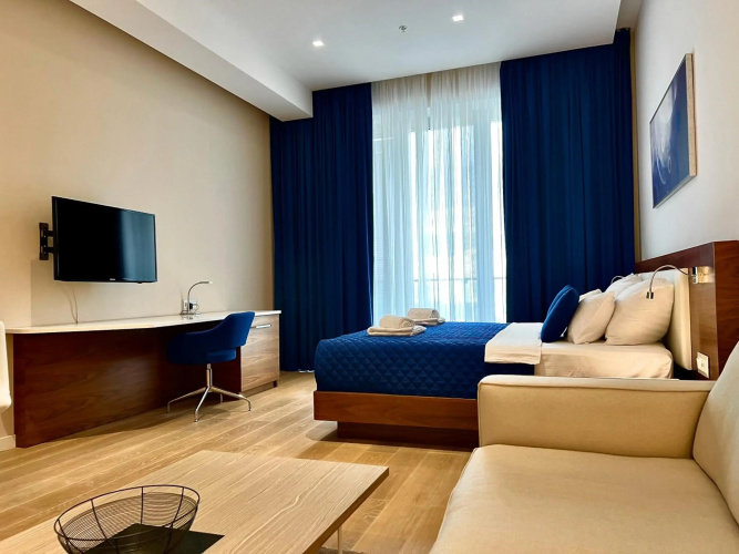 Condo Studio Plaza