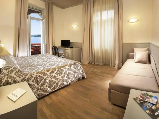 Standard Triple room with balcony and with lake view