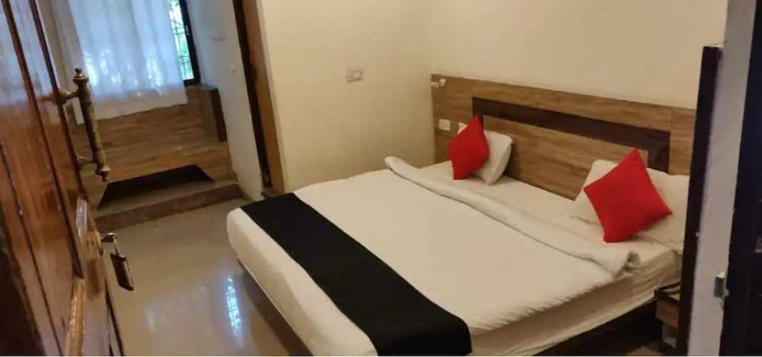 Etranger Resorts