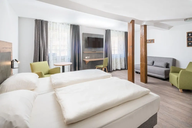 1 Bedroom Standard Double room with city view