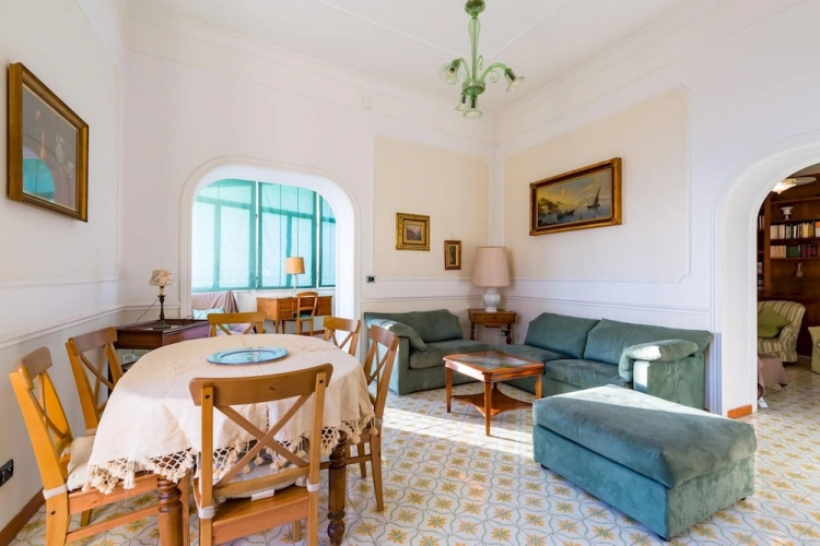 3 Bedrooms Sextuple Apartment