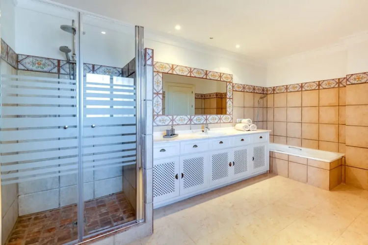 All About Casa Roca