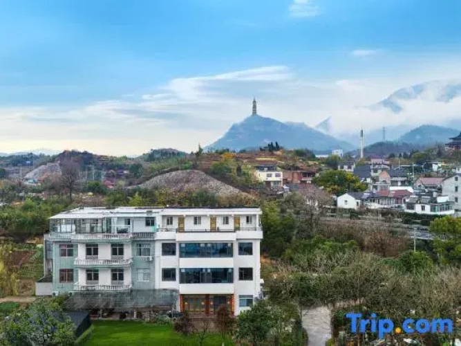 Riverbank Homestay