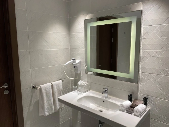 Standard Twin room with city view