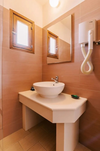 Arte Lindos Suites