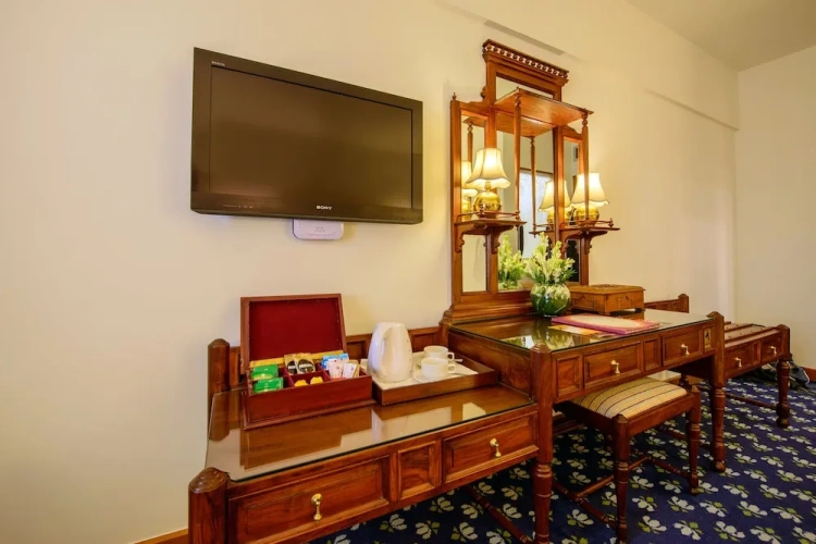 Premier room