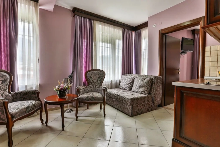 1 Bedroom Apartment