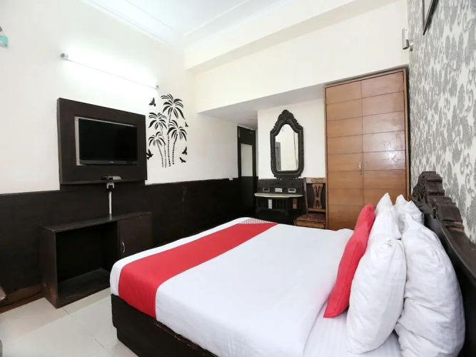 OYO 1933 Hotel City Paradise